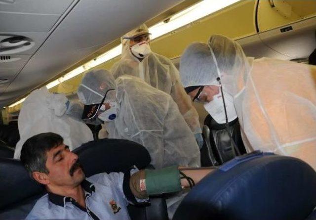 Uçakta 'ebola' Tatbikatı