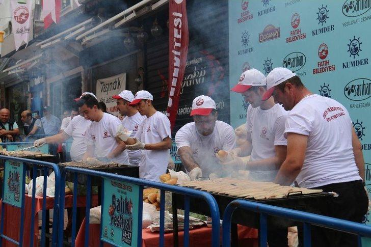 Vatandaşlar Fatih’te Balığa Doydu G1