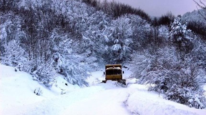 Kardan Kapanan Yollar A&ccedil;ılmaya &Ccedil;alışılıyor
