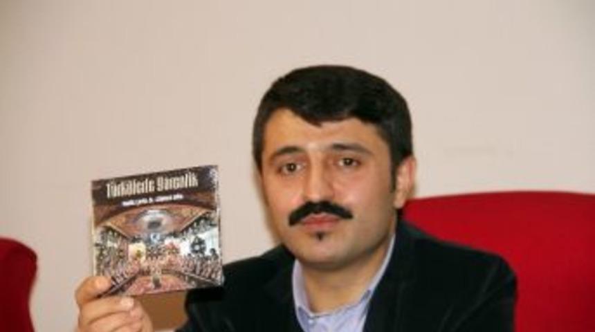 8 Asırlık Geleneğin M&uuml;ziklerini Alb&uuml;m Yaptı