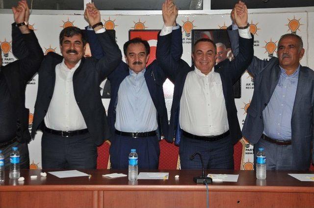 Ak Parti’de Tanışma Toplantısı