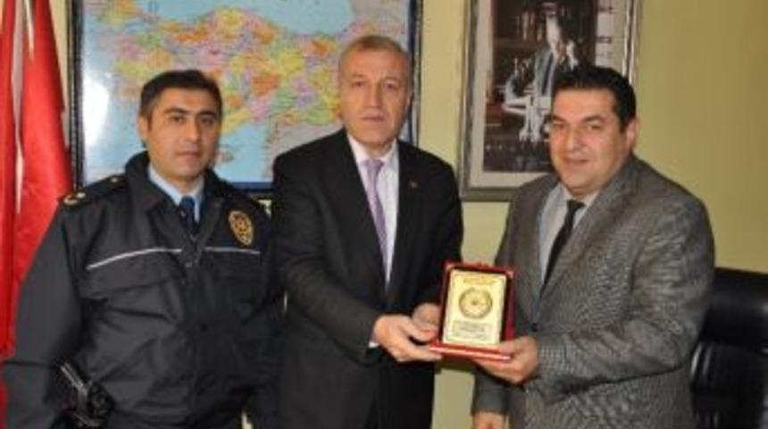 Thk&rsquo;dan, Yerk&ouml;y Emniyet M&uuml;d&uuml;r&uuml; Pakel&rsquo;e Plaket
