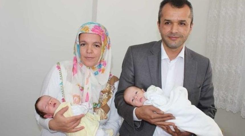 Siyam İkizleri Bereketiyle Geldi