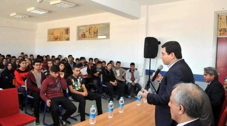 Başkan T&uuml;t&uuml;nc&uuml;, Lise &Ouml;ğrencileriyle Bir Araya Geldi