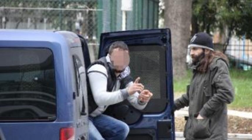 Pompalı T&uuml;fekle Otomobil Kurşunlayan Gen&ccedil; Serbest