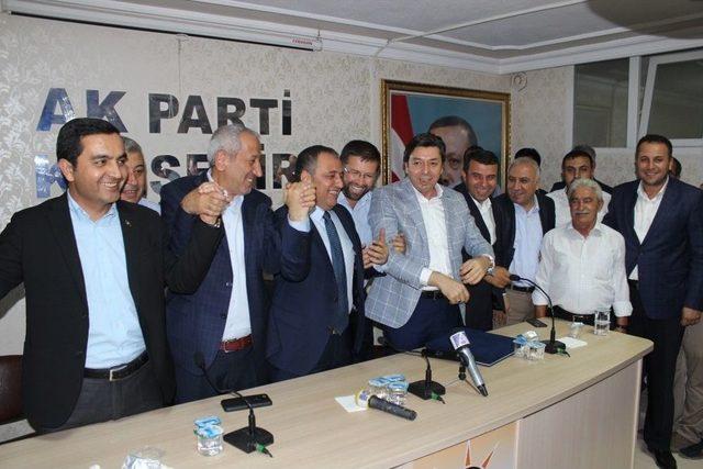 Ak Parti İl Başkanlığı Görevini Muzaffer Aslan Devraldı