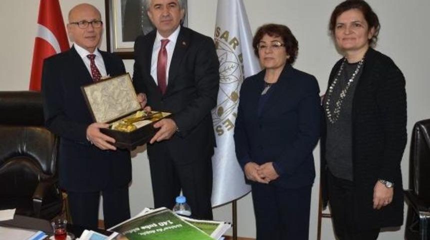 Keskinoğlu'nun Ravika K&ouml;y&uuml; Ve Antika Otomobil M&uuml;zesi Talat'ı Etkiledi (2)