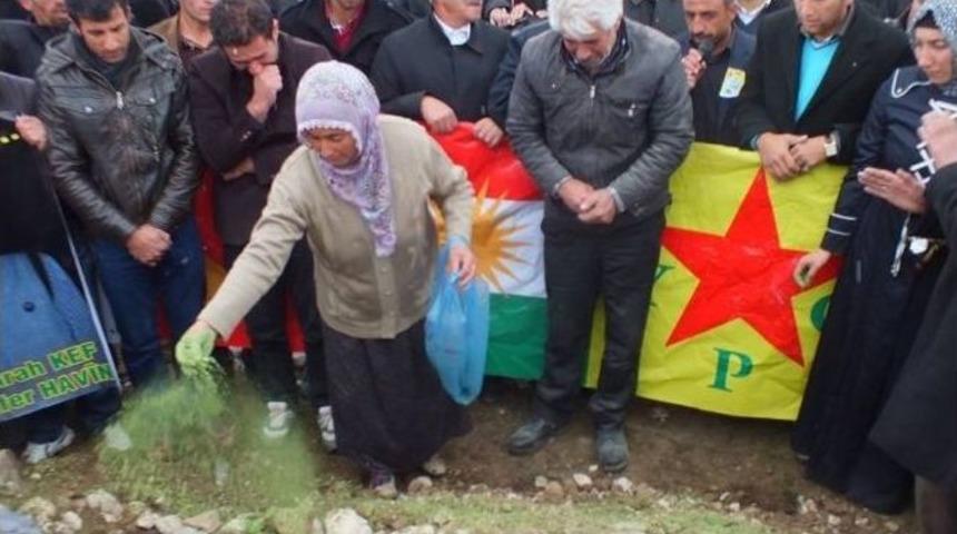Işid&rsquo;le &Ccedil;ıkan &Ccedil;atışmada &Ouml;len Ypg&rsquo;li Van&rsquo;da Toprağa Verildi