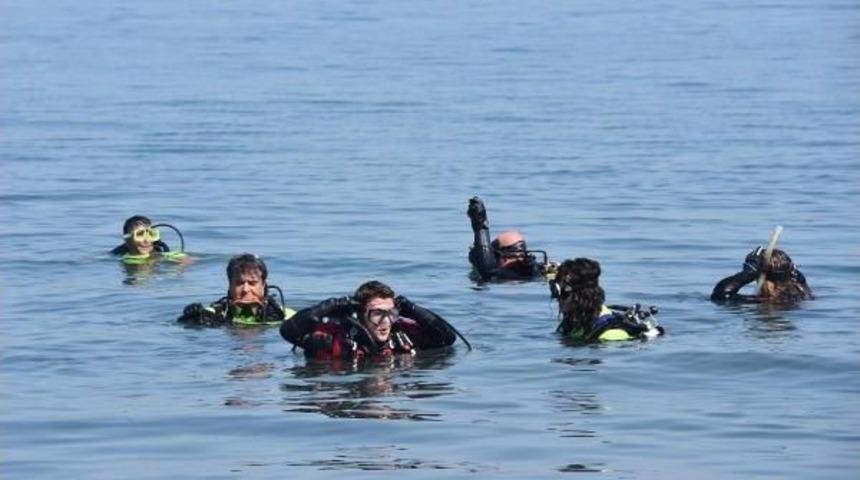 G&uuml;zelbah&ccedil;e'de Sahil Ve Deniz Temizliği