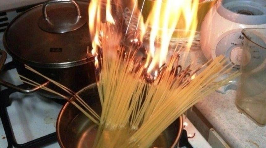 Eyvah Mutfakta Erkek Var!