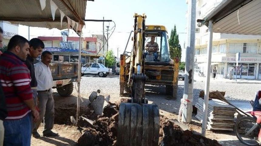 Kumluca, Beykonak&rsquo;ta Yağmur Suyu Tahliye Hattı &Ccedil;alışması