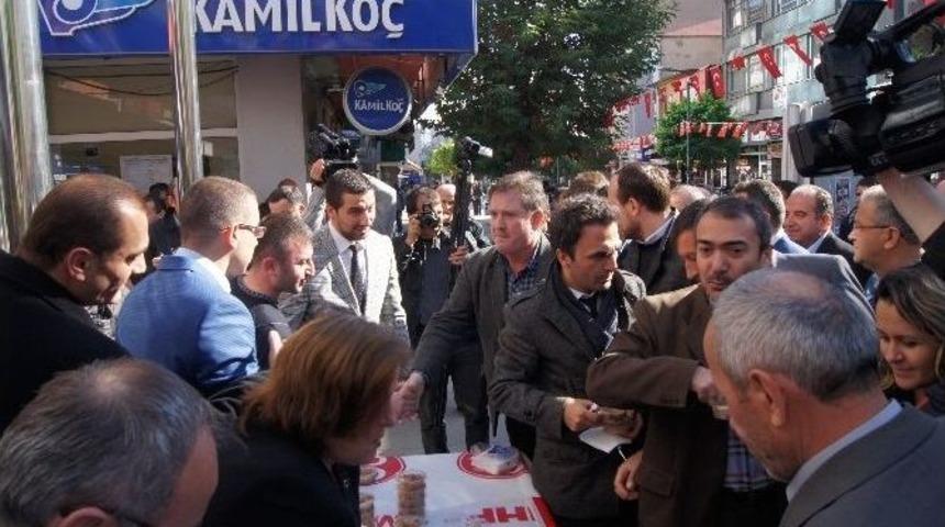 Ak Parti Ve Mhp Karşılıklı Aşure Dağıttı