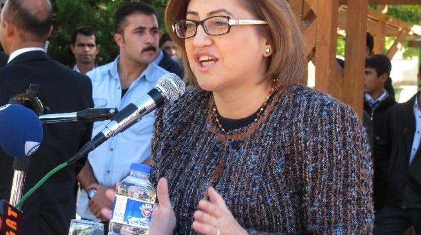 Gaziantep B&uuml;y&uuml;kşehir Belediyesi Arabanlı &Ccedil;ift&ccedil;ilere Sertifikalı Tohum Dağıttı