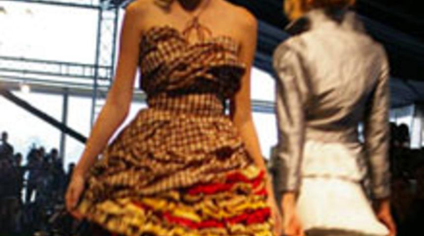 Gen&ccedil; Tasarımcılar Dev Modacılarla