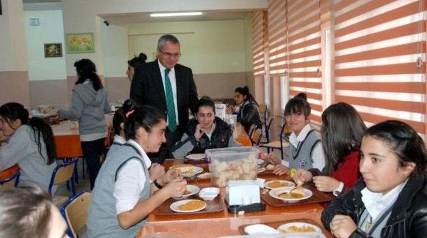 Vali Deniz&rsquo;den Okul Ziyareti