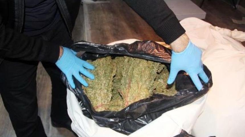 Kamyon Kasasından 228 Kilo &Ccedil;ıktı