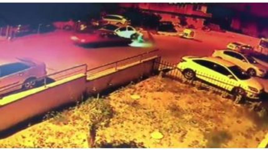 &nbsp;Otomobilini Iki Kardeşin &Uuml;zerine S&uuml;rd&uuml;