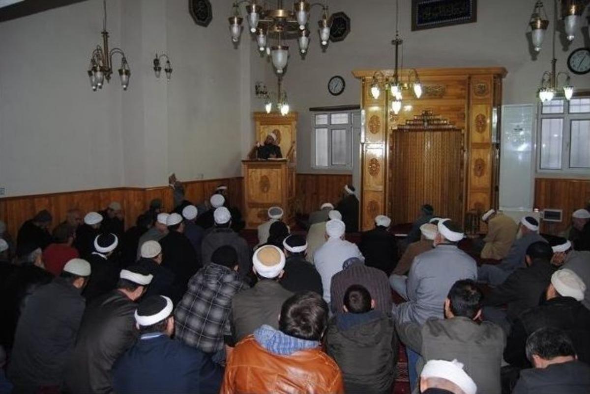 15 Bin Kişiye Zemzem Suyundan Yapılmış Aşure Dağıtıldı