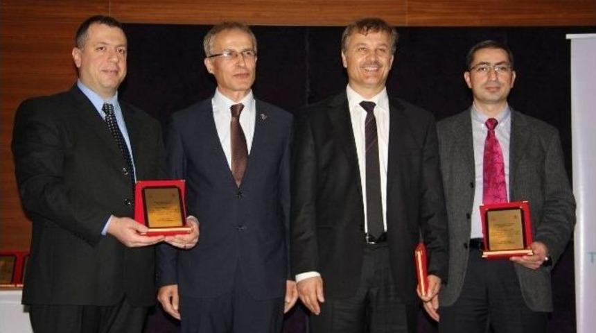 Bursa Sağlık M&uuml;d&uuml;rl&uuml;ğ&uuml; Organ Bağışında Emeği Ge&ccedil;enlere Plaket Verdi