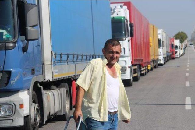 Kapıkule'de 18 Kilometre Tır Kuyruğu