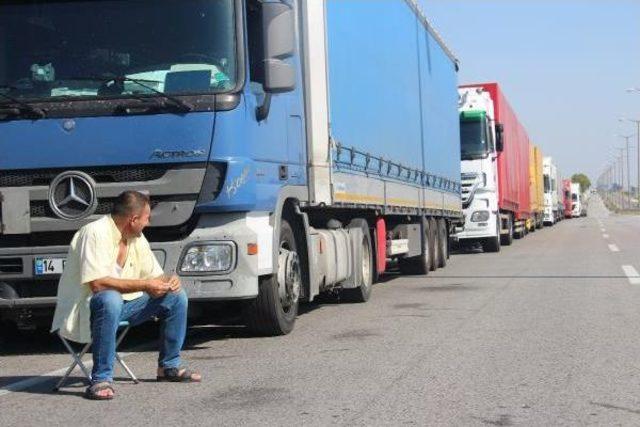 Kapıkule'de 18 Kilometre Tır Kuyruğu