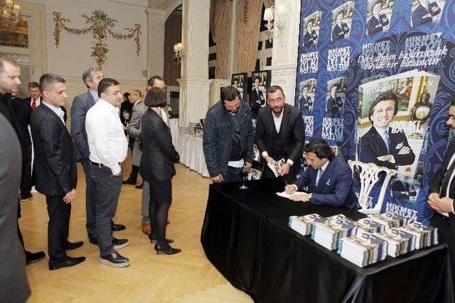 Kitabın Gelirini, Eğitime Bağışlayacak 3