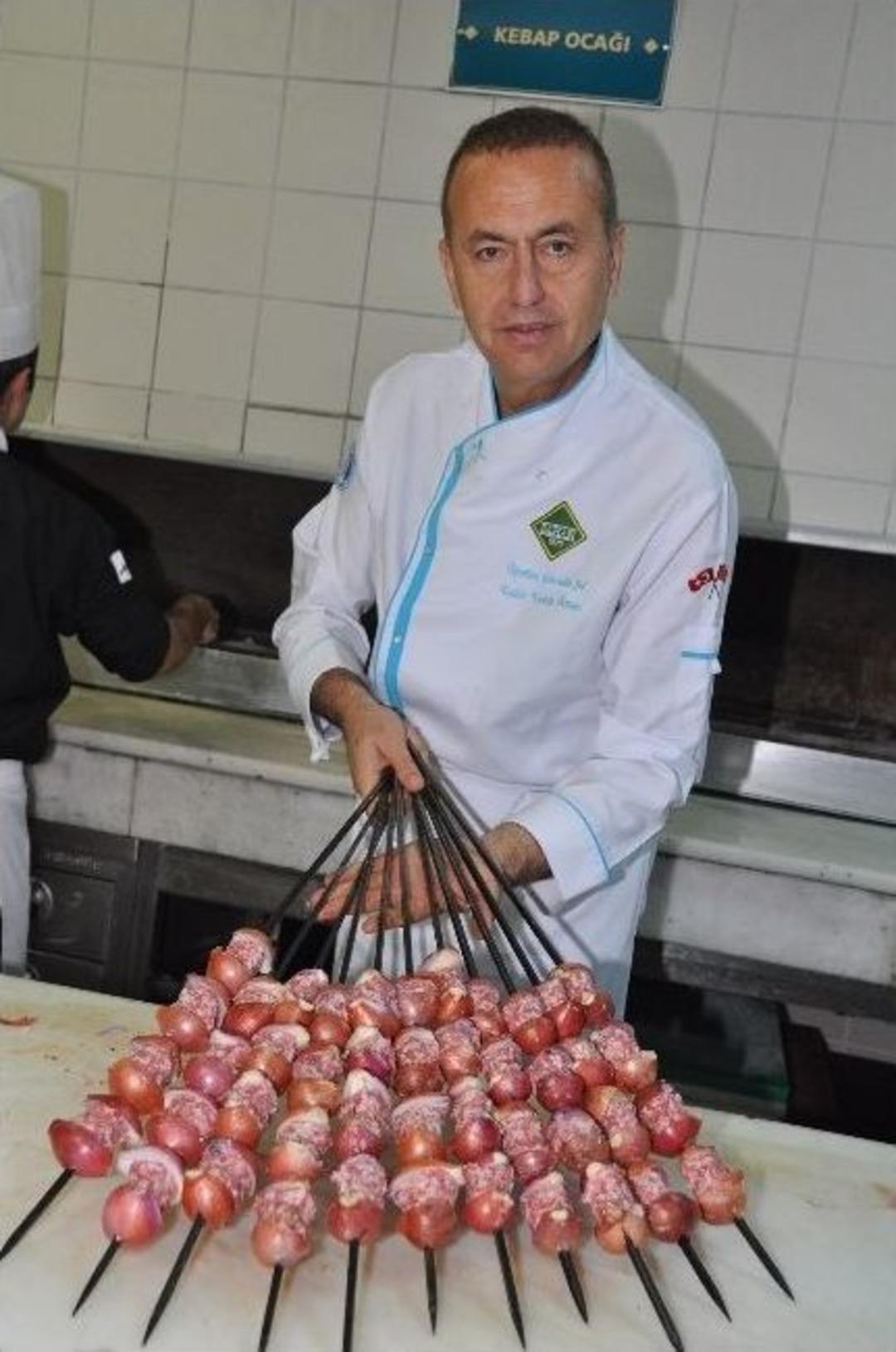 Gaziantep Mutfağı Ve Sosyal Yaşamı Mercek Altında