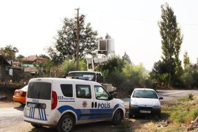 Çatıdaki Elektrik Arızasını Gidermek Isterken Canından Oldu