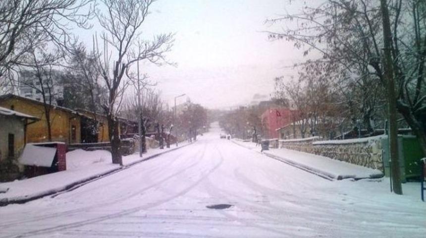 Gerc&uuml;ş&rsquo;e Yılın İlk Karı Yağdı