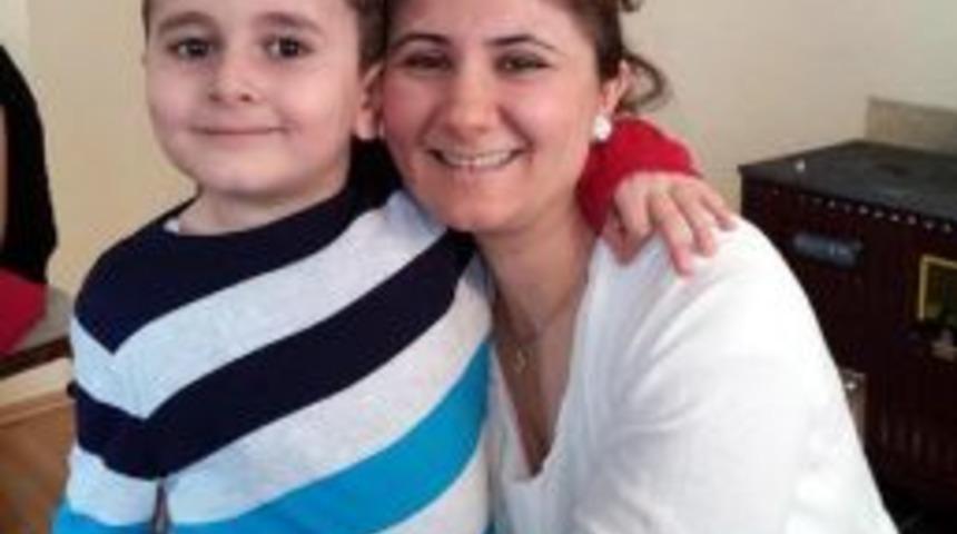 Kayseri&rsquo;De Otomobilin &Ccedil;arptığı Kadın Memur, &Ccedil;alıştığı Hastanede &Ouml;ld&uuml;