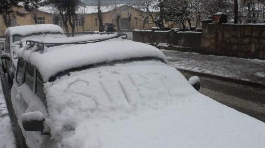Siirt&rsquo;e Yılın İlk Karı D&uuml;şt&uuml;