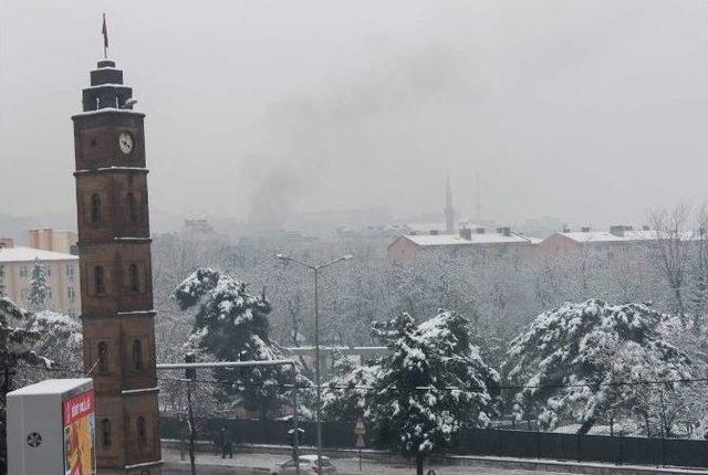 Siirt&rsquo;e Yılın İlk Karı D&uuml;şt&uuml; 3