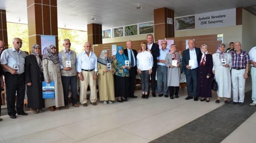 Bir Yastıkta 50 Yılı Deviren &Ccedil;iftler &Ouml;d&uuml;llendirildi