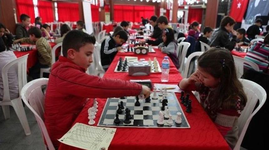 Bayraklı&rsquo;da Miniklere Satran&ccedil; Ş&ouml;leni