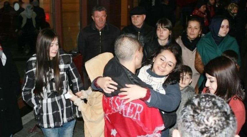 Kınalı Kuzular Asker Ocağına Uğurlanıyor