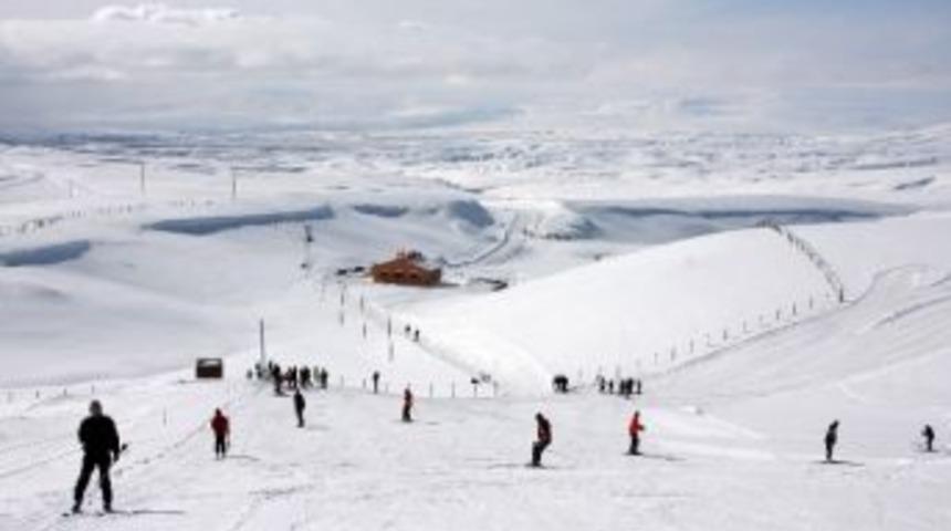 Ahlat Aktaş Kayak Tesisi&rsquo;nde Yenileme &Ccedil;alışması