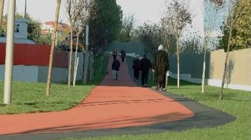 &Uuml;mraniyeliler Sağlık İ&ccedil;in Y&uuml;r&uuml;yor