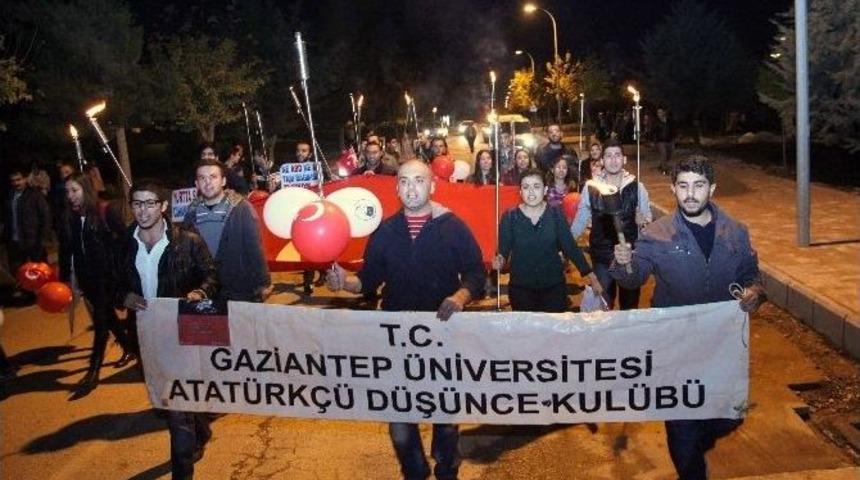 Ga&uuml;n &Ouml;ğrencileri Cumhuriyet Bayramını Kutladı