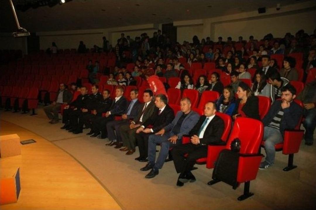 "eğer Yeniden Başlasaydım" Adlı Oyun &Ouml;ğrenciler İ&ccedil;in Sahnelendi