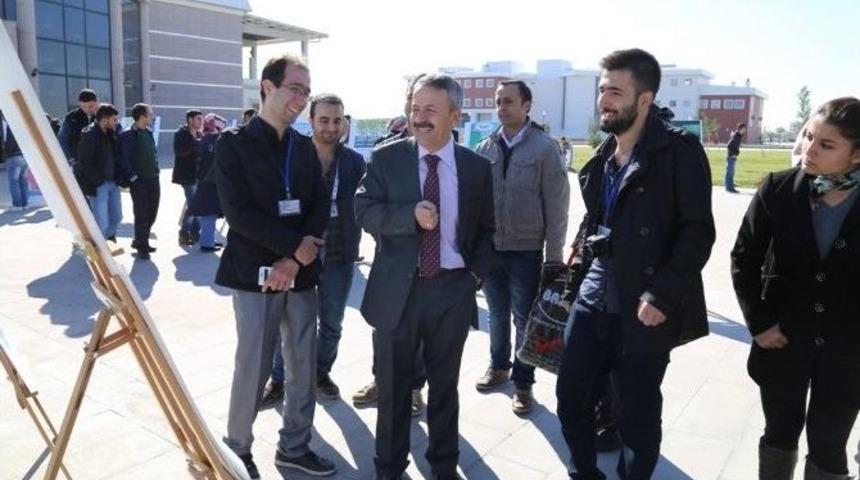 As&uuml; 7 Renk D&uuml;ş&uuml;nce Topluluğu Karikat&uuml;r Sergisi A&ccedil;tı