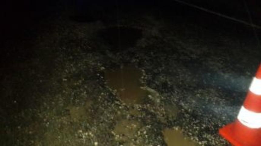 Yoldaki &Ccedil;ukurlara &ldquo;duba&rdquo;lı &Ccedil;&ouml;z&uuml;m