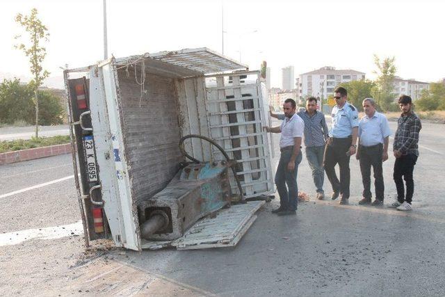 Elazığ’da 2 Ayrı Trafik Kazası: 4 Yaralı