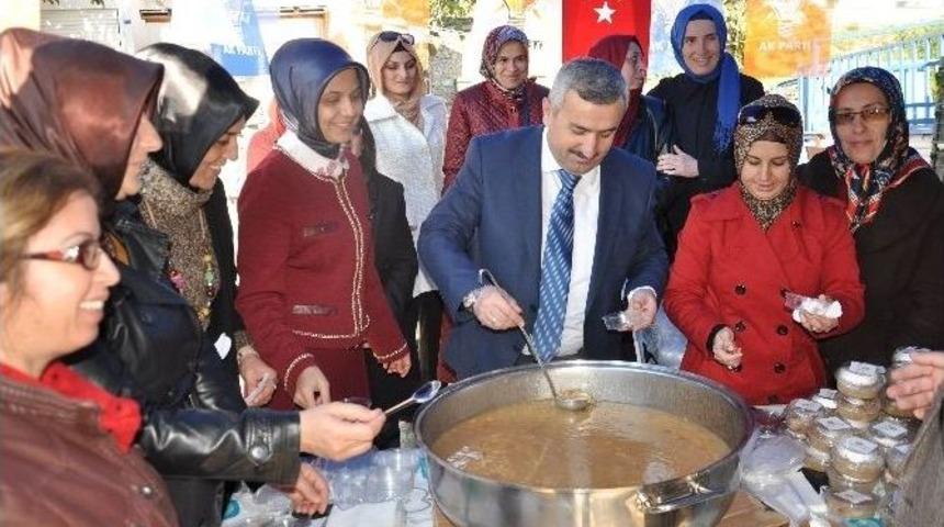 K&ouml;rfez Belediyesi 8 Bin Aşure Dağıttı