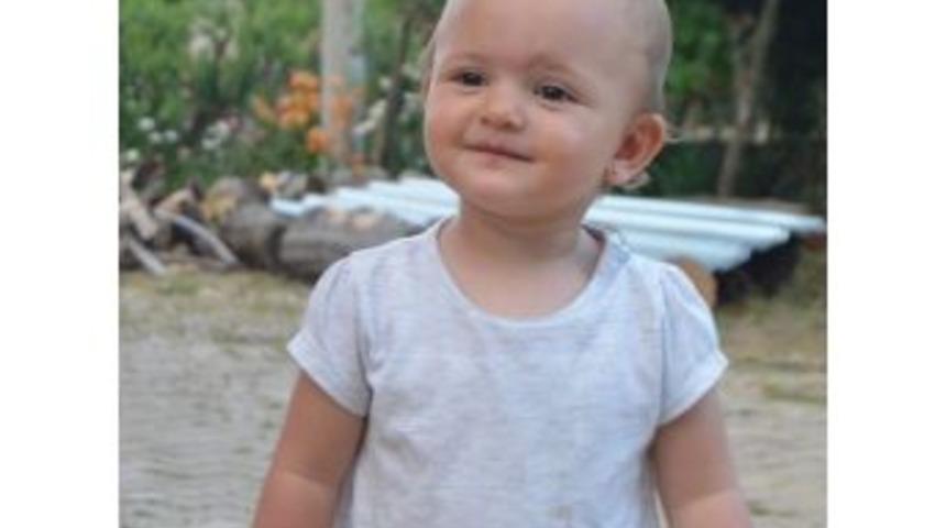 Dedesine El Sallamak İsteyen 1.5 Yaşındaki Zehra Balkondan D&uuml;şerek &Ouml;ld&uuml;