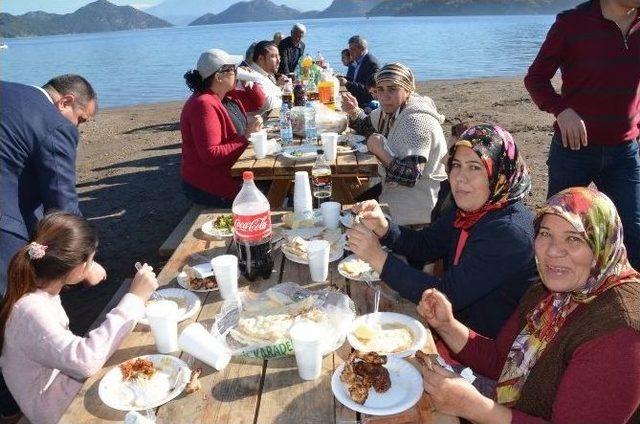 Dalaman Belediyesi Meclis Üyeleri Sarsala’da Buluştu