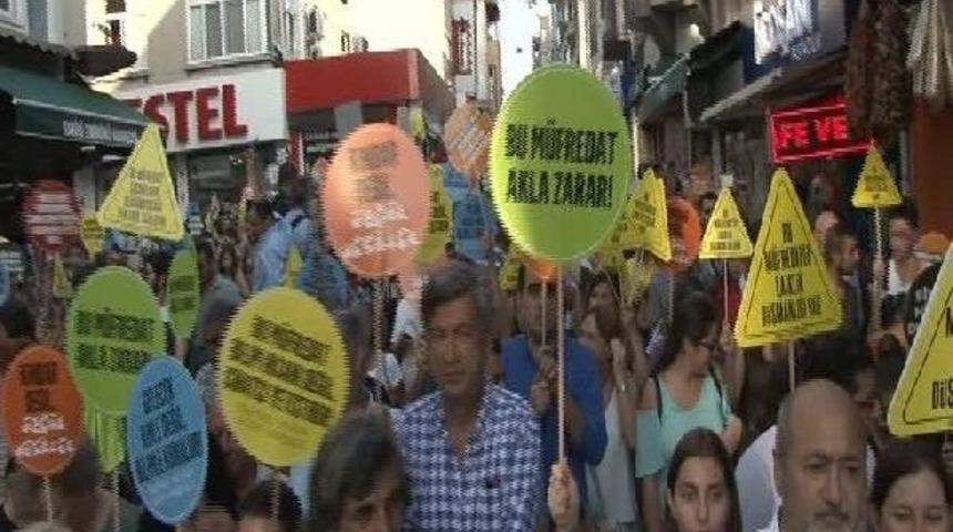 Kadık&ouml;y'de 'bilim Dışı M&uuml;fredatı Durduralım' Eylemi