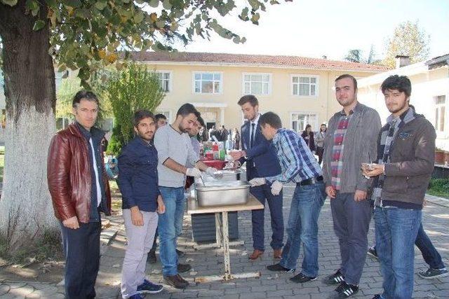 Hendek Belediyesi Tarafından 5 Bin Kişiye Aşure Dağıtıldı 2