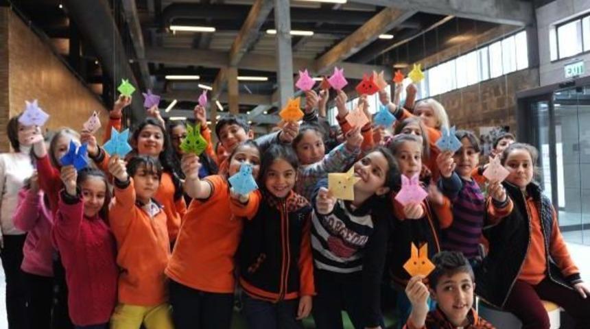 İlkokul &Ouml;grencileri &Uuml;niversitede Origami &Ouml;grendi