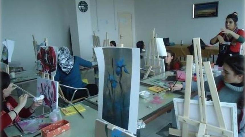 Lice Adem, 2 Yılda 4 Bin 41 Kadına Hizmet Verdi