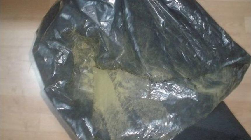 Kayseri&rsquo;de 2 Kilogram Esrar Ele Ge&ccedil;irildi